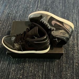 Air Jordan 1 High. Rare. Black & Gray Patent Leather. Good condition. Sz. 10.